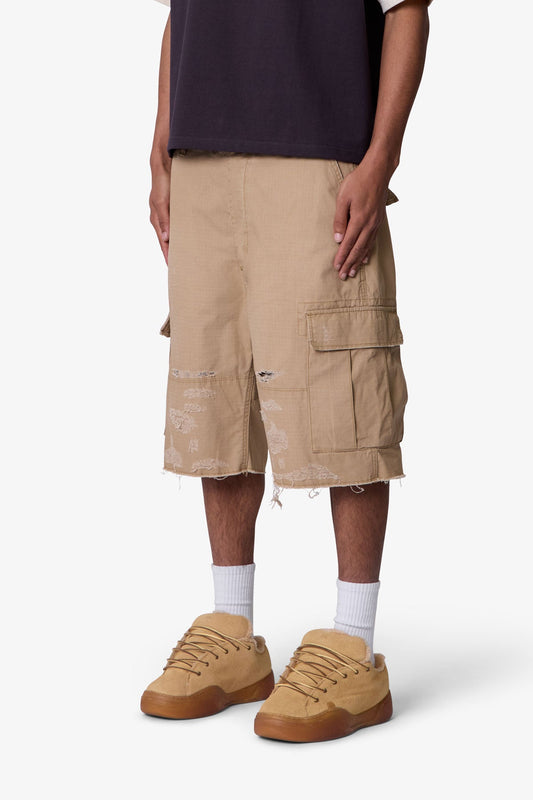 BAGGY DISTRESSED CARGO SHORTS