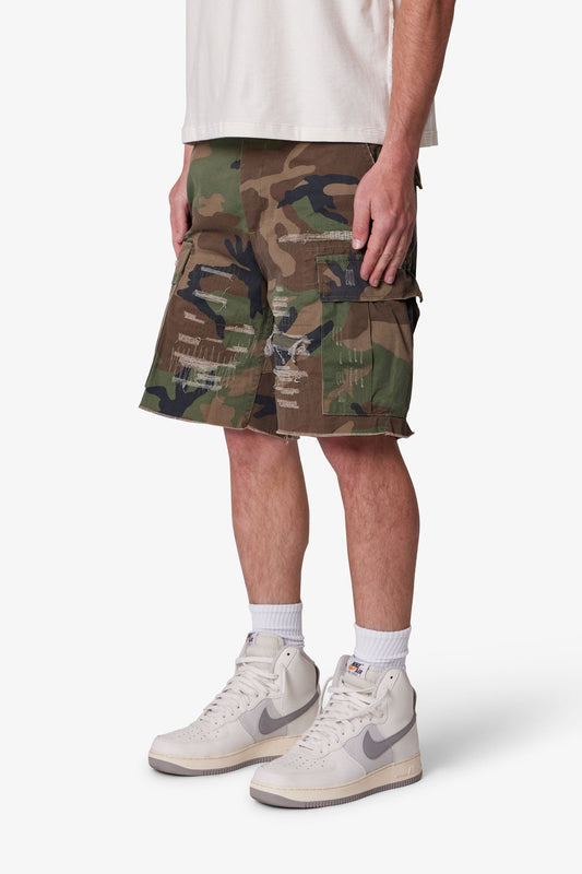DISTRESSED CARGO SHORTS