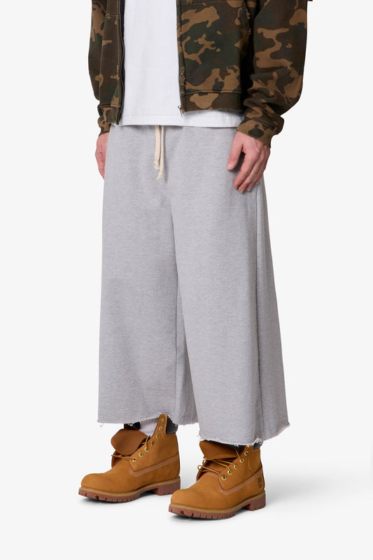 EXTRA LONG TERRY SWEATSHORTS