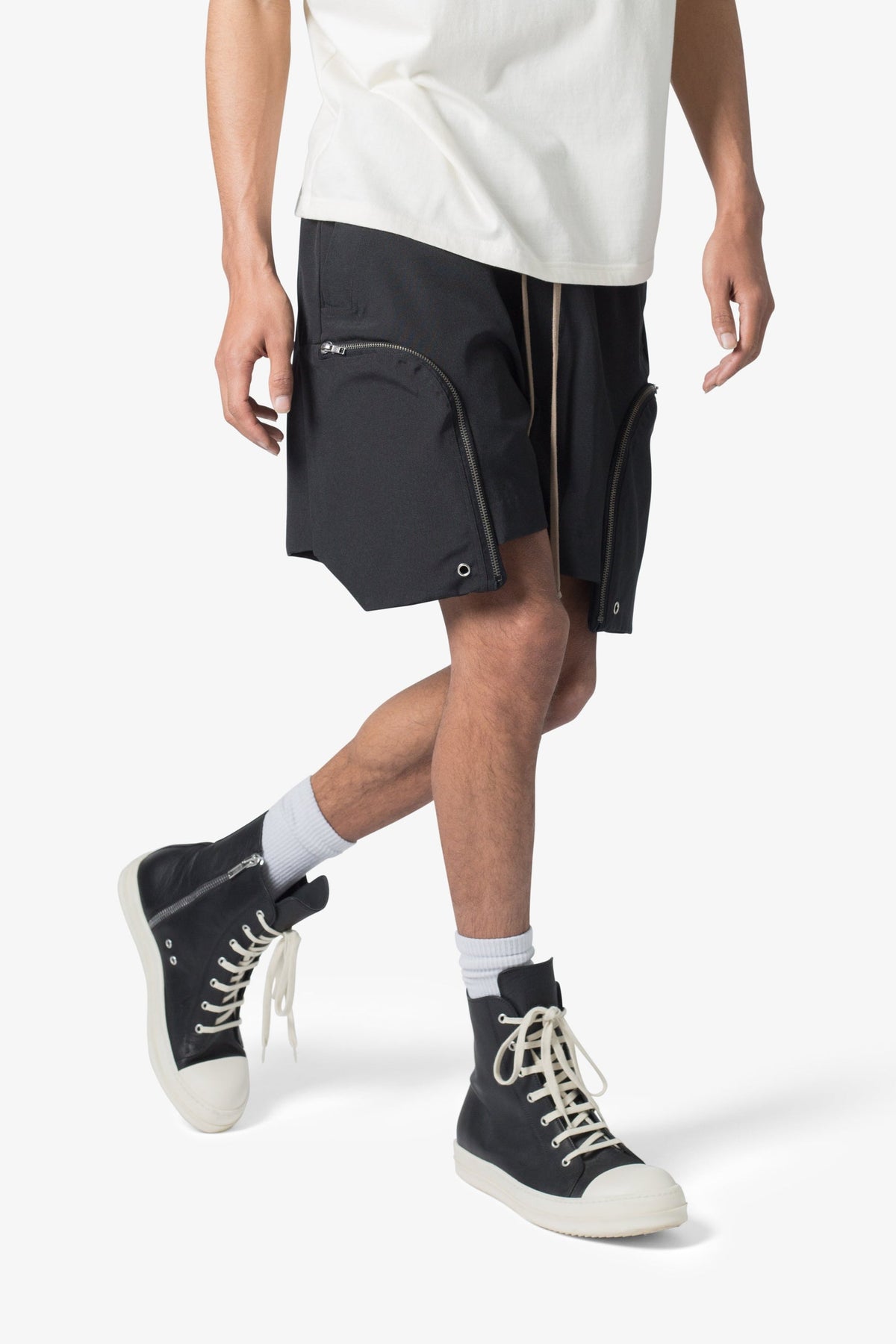 FRONT POCKET GEO SHORTS