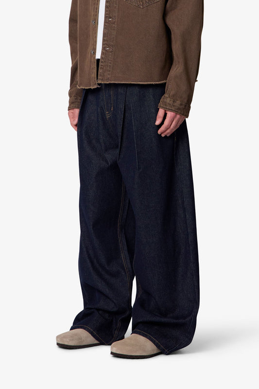 PLEATED BAGGY DENIM