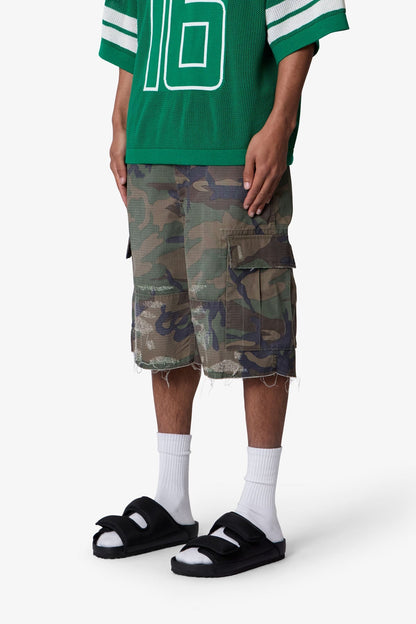 BAGGY DISTRESSED CARGO SHORTS