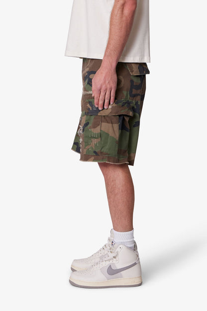 DISTRESSED CARGO SHORTS