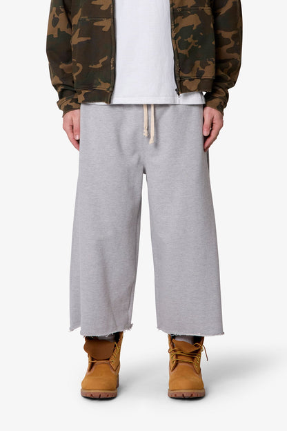 EXTRA LONG TERRY SWEATSHORTS
