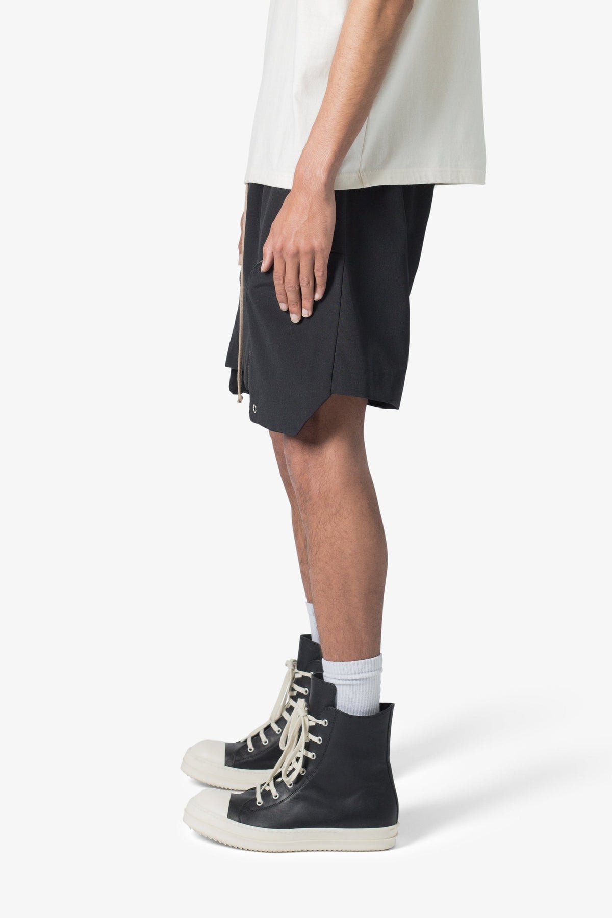 FRONT POCKET GEO SHORTS