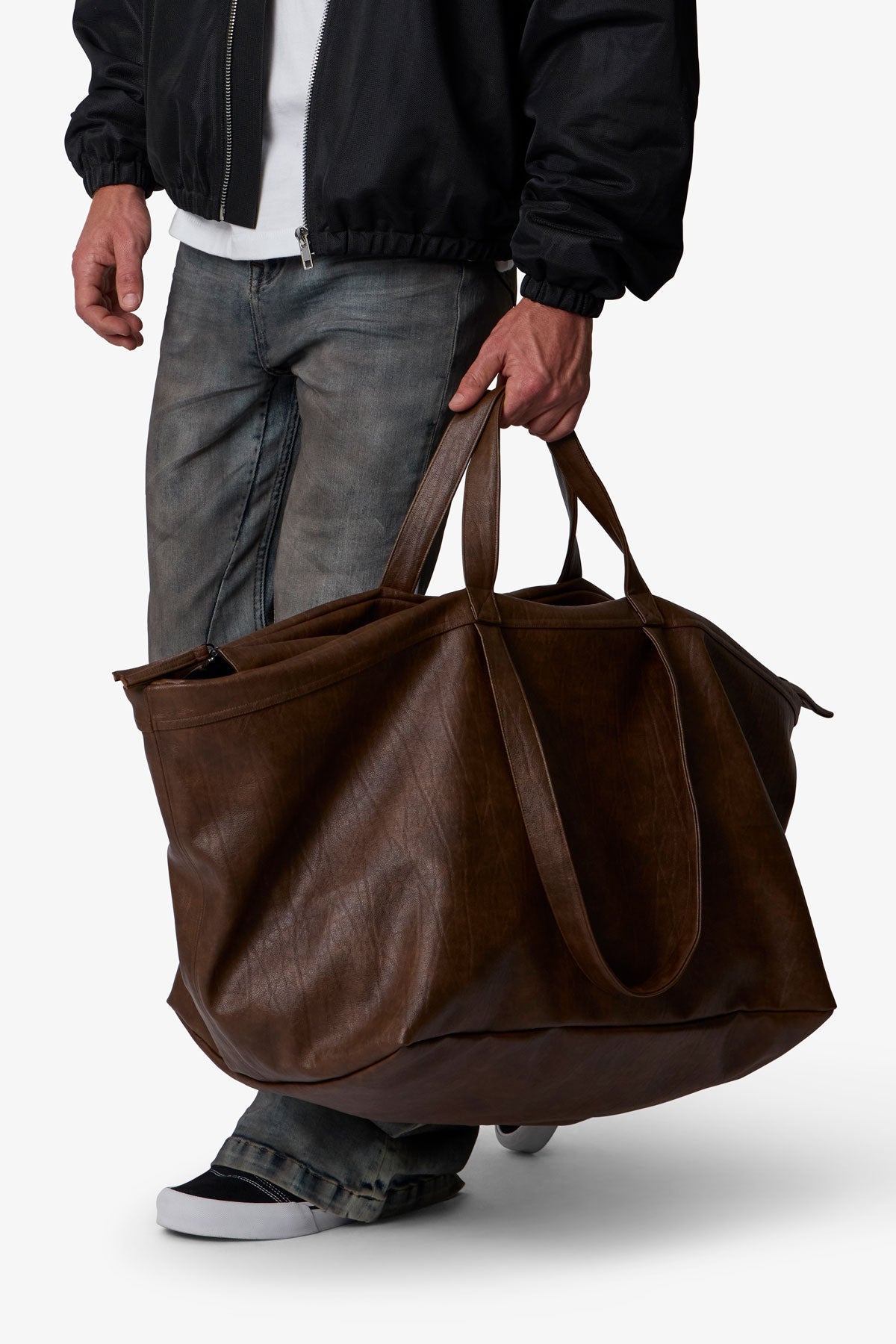 LEATHER WEEKENDER BAG