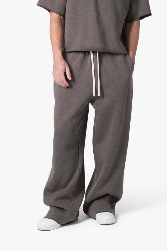 LIGHTWEIGHT ULTRA BAGGY SWEATPANTS 01