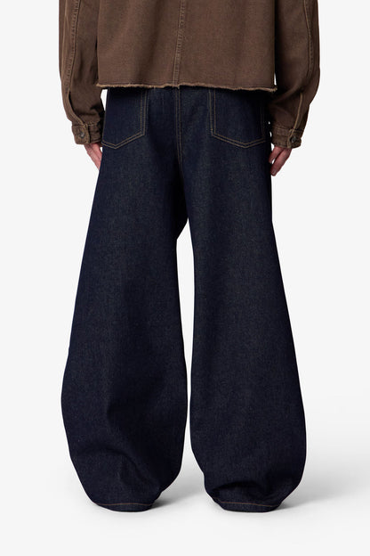 PLEATED BAGGY DENIM