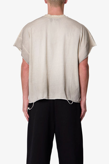TATTERED CUT OFF TEE